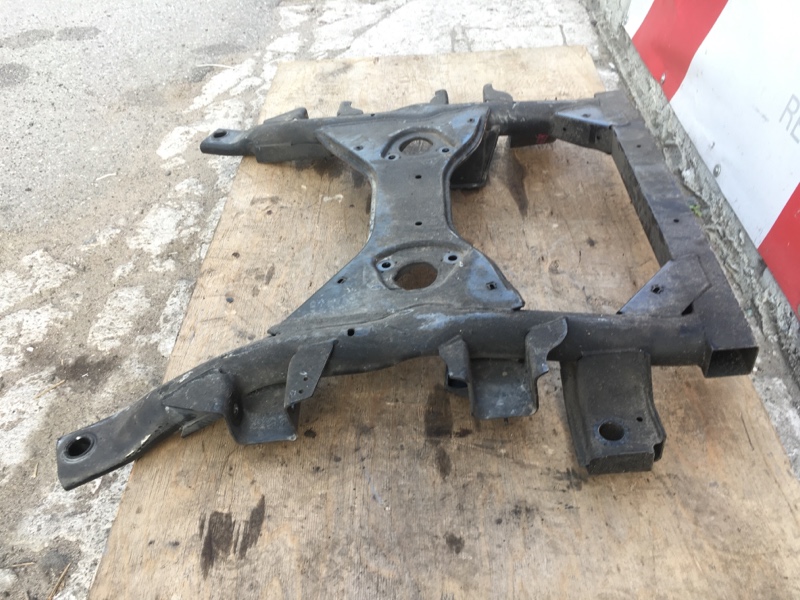 Балка передняя на Mercedes Viano W639 V350 Vito W636 / Мерседес Виано В639 639 636 350 2003-2014г.
