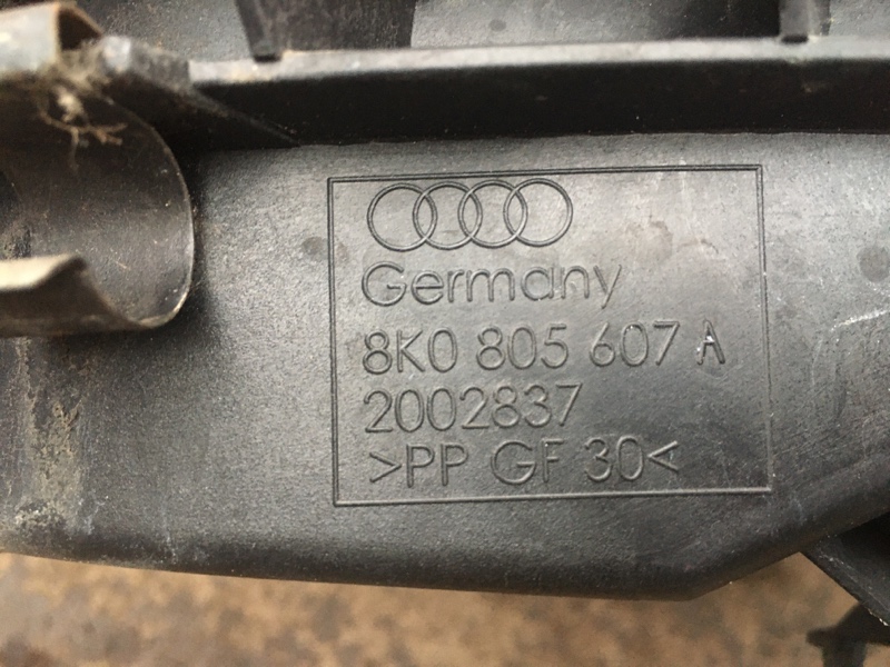 Кронштейн фары левый на Audi A4 B8 / Ауди А4 Б8 2007-2015г. Оригинал. \nВ отличном состоянии. Без дефектов. \nКонтрактная запчасть из Японии. \nОтправим в регионы ТК.