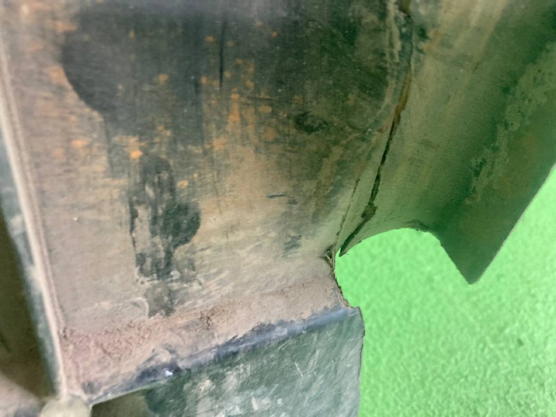 Крышка аккумуляторов MAN TGA