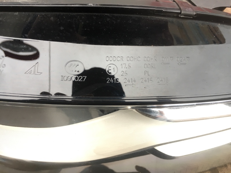 Фара передняя правая биксенон / Bi-Xenon на Audi A4 B8 / Ауди А4 Б8 2007-2012г. Оригинал. Дорестайлинг до 2012 года. В сборе с блоками розжига и лампами ксенон. В идеальном состоянии. Без сколов, трещин, все крепления целые. Гарантия на установку и провер