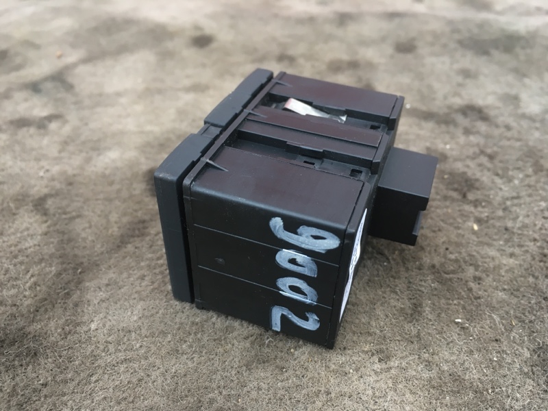 Блок кнопок на Audi A6 C6 4F / Ауди А6 С6 2006-2012г. Оригинал. В отличном состоянии. Целый. Без дефектов. Контрактная запчасть из Японии. Отправим в регионы ТК.