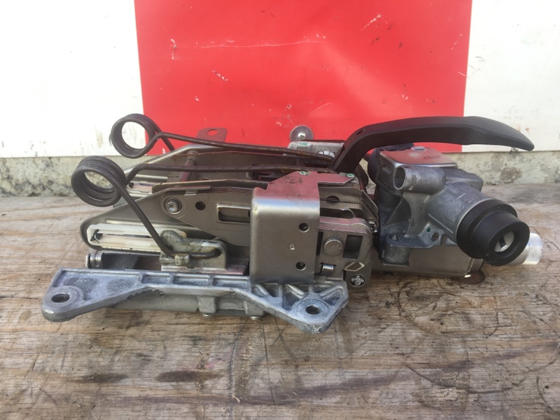 Колонка рулевая на Audi A4 B6 / Ауди А4 Б6 2000-2004г. \nОригинал. В отличном состоянии. \nБез дефектов. Контрактная запчасть из Японии. \nОтправим в регионы ТК.