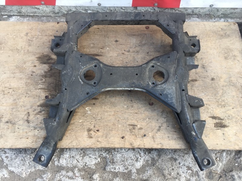 Балка передняя на Mercedes Viano W639 V350 Vito W636 / Мерседес Виано В639 639 636 350 2003-2014г.