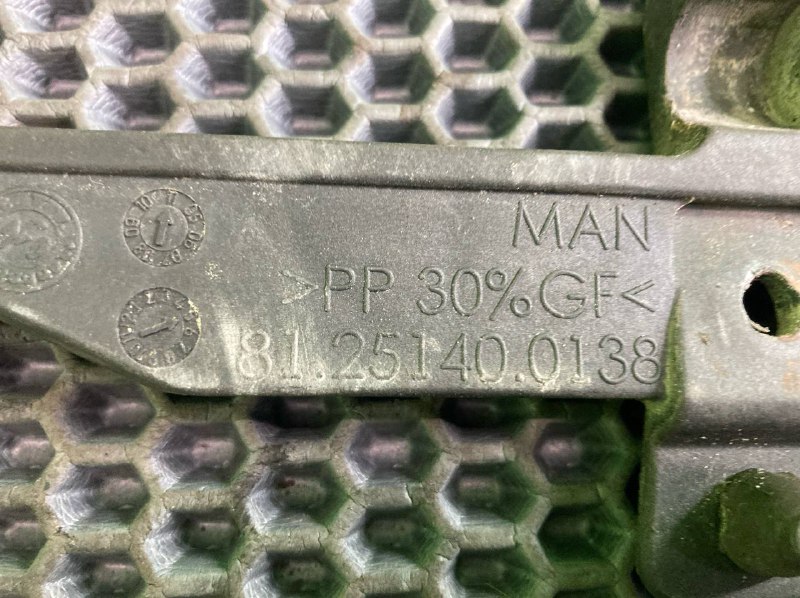 Кронштейн крепления фары MAN TGX