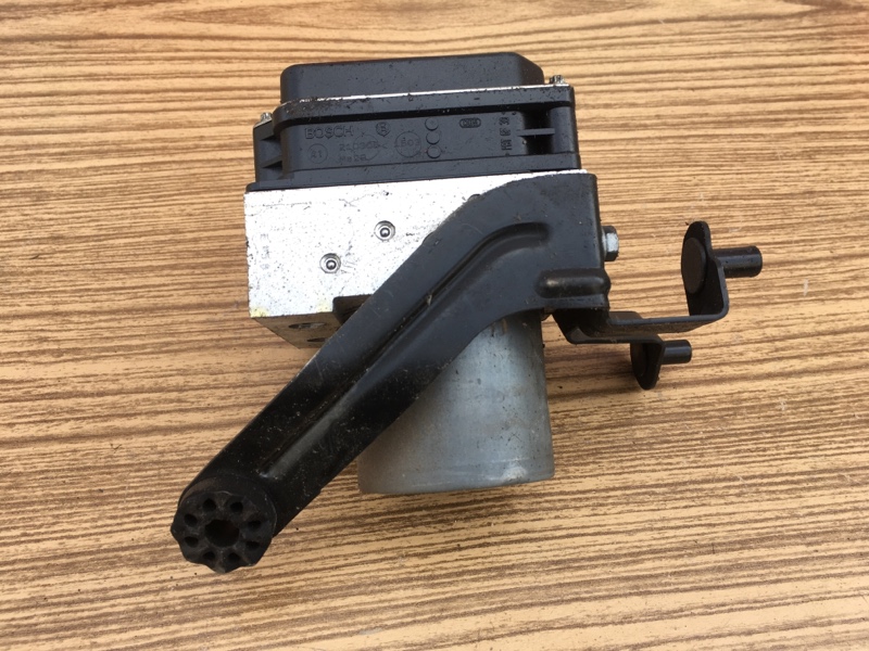 Блок ABS (насос) на БМВ 5 Е60 Е61 / BMW 5 Е60 Е61 2003-2009г. Оригинал. В отличном состоянии. Без дефектов. Контрактная запчасть из Японии. Без пробега по РФ. Отправим в регионы ТК.