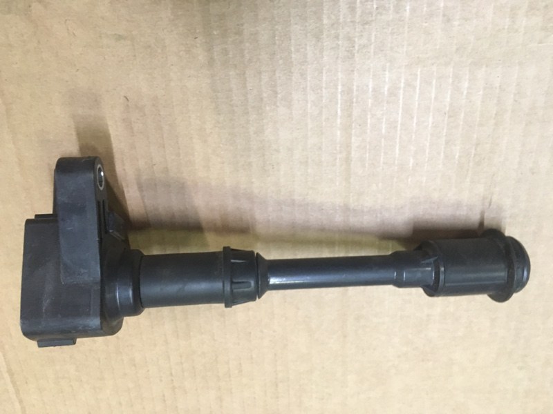 Катушка зажигания B4164T 1.6 Turbo на Volvo S60 II / Вольво 60 С60 2 поколение 2010-2018г.\nОригинал.\nВ отличном состоянии. Рабочая.\nС двигателя B4164T 1.6 литра бензин турбо.\nГарантия на установку и проверку. Контрактная запчасть из Японии. Отправим в