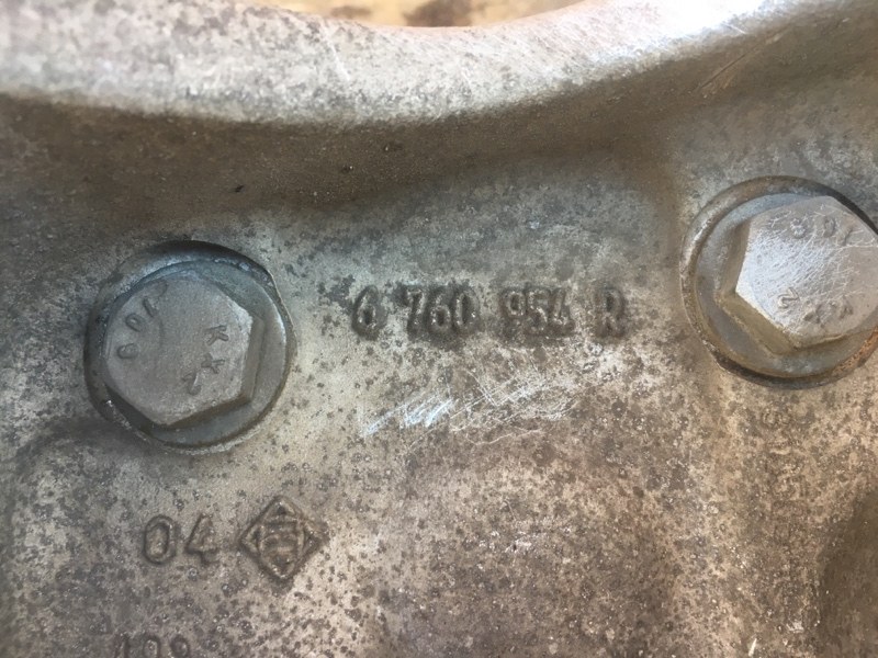 Кулак поворотный правый БМВ Е60 Е61 / BMW 5 Е60 Е61 2003-2009г. Оригинал. В отличном состоянии. Отприавим в регионы ТК.
