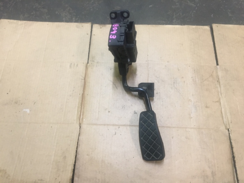 Педаль газа на Audi A6 C6 4F / Ауди А6 С6 2006-2012г.\nОригинал.\nВ отличном состоянии. Рабочая. Без дефектов.\nКонтрактная запчасть из Японии. Гарантия на проверку. Отправим в регионы ТК.