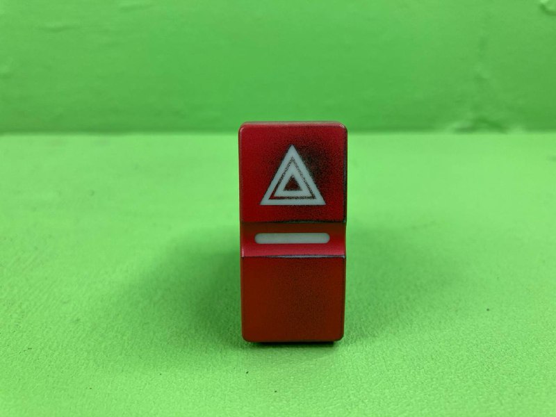 Включатель аварийной сигнализации MAN TGX