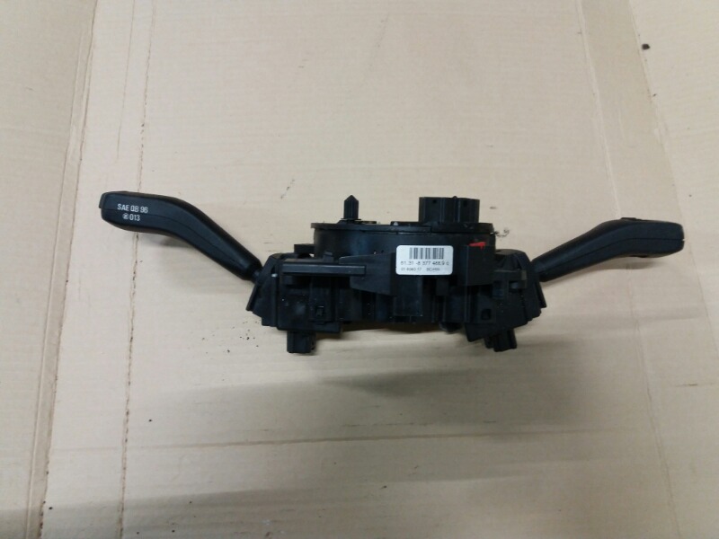Переключатель поворотов подрулевой SRS в сборе BMW X3 E83 / BMW Х3 Е83 2004-2010г.\nОригинал.\nВ отличном состоянии. Рабочий.\nКонтрактная запчасть из Японии. Гарантия на установку и проверку. Отправим в регионы ТК.\nПрименимость:\nBMW 3 E46 1998-2005\nBM