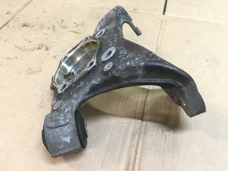 Кулак задний левый на Audi A6 C6 4F / Ауди А6 С6 2006-2012г.\nОригинал.\nВ отличном состоянии. Без дефектов.\nКонтрактная запчасть из Японии. Отправим в регионы ТК