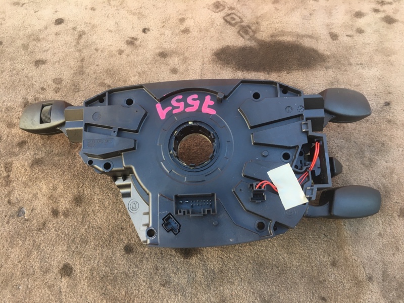 Переключатель подрулевой в сборе с SRS на БМВ Е60 Е61 / BMW 5 Е60 Е61 2003-2009г. \nОригинал. В отличном состоянии. Без дефектов. \nКонтрактная запчасть из Японии. Без пробега по РФ. \nОтправим в регионы ТК.