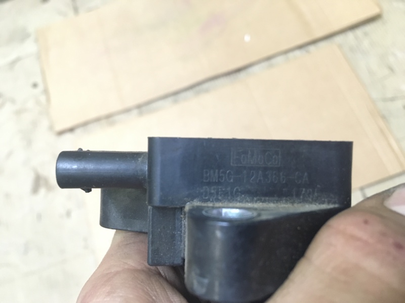 Катушка зажигания B4164T 1.6 Turbo на Volvo S60 II / Вольво 60 С60 2 поколение 2010-2018г.\nОригинал.\nВ отличном состоянии. Рабочая.\nС двигателя B4164T 1.6 литра бензин турбо.\nГарантия на установку и проверку. Контрактная запчасть из Японии. Отправим в