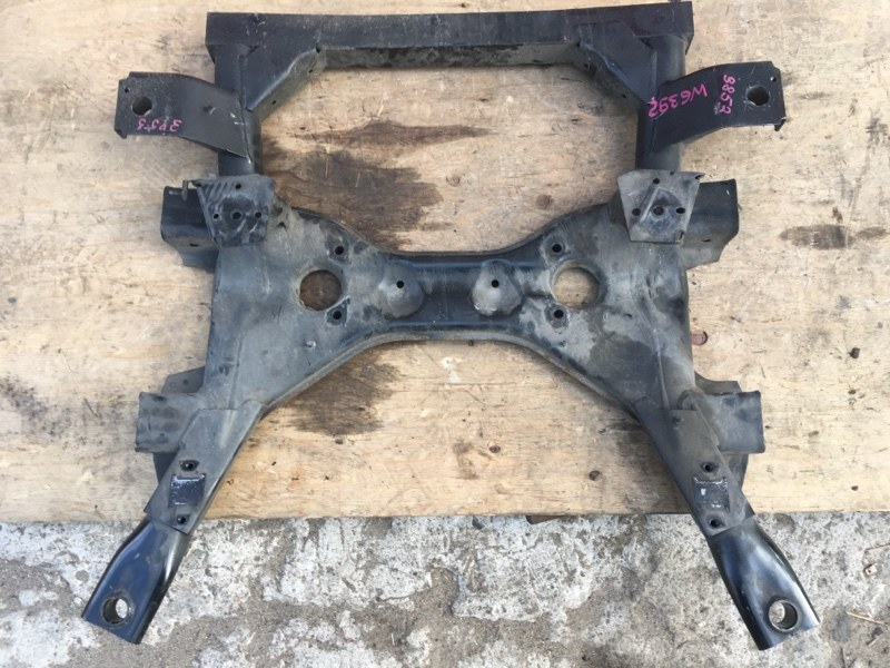 Балка передняя на Mercedes Viano W639 V350 Vito W636 / Мерседес Виано В639 639 636 350 2003-2014г.
