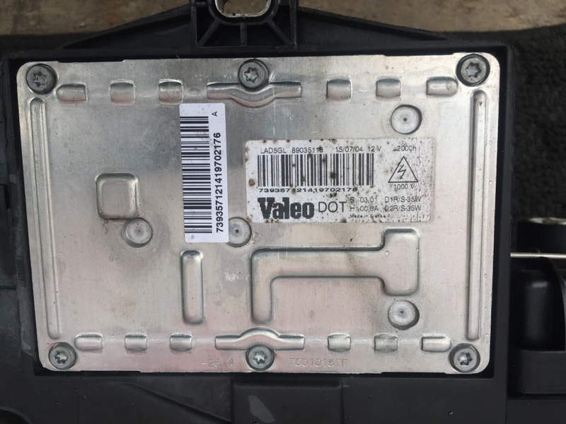 Фара передняя левая на Audi A4 B6 / Ауди А4 Б6 2000-2004г.  Оригинал.