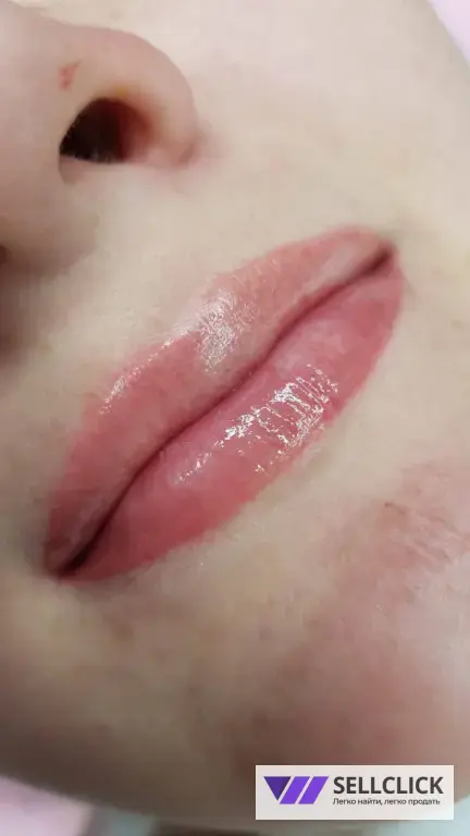 Перманентный макияж губ