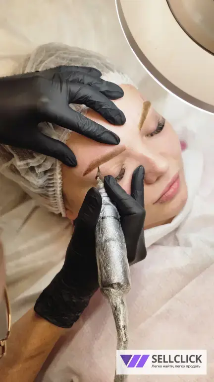 Перманентный макияж бровей