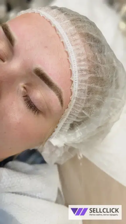 Перманентный макияж бровей