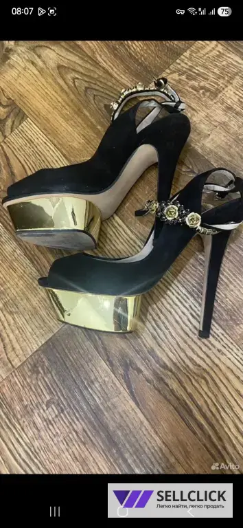 Босоножки черные