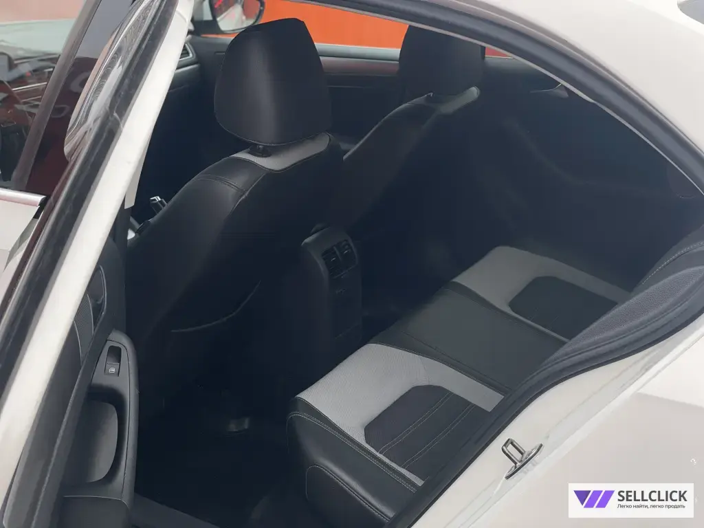 Volkswagen Jetta 1.4 Робот, 2012, 141800 км