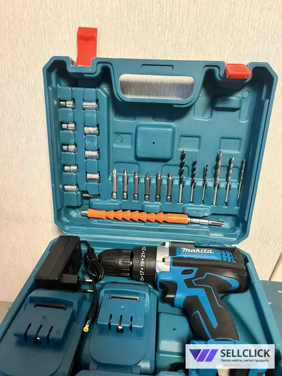 Шуруповерт Makita