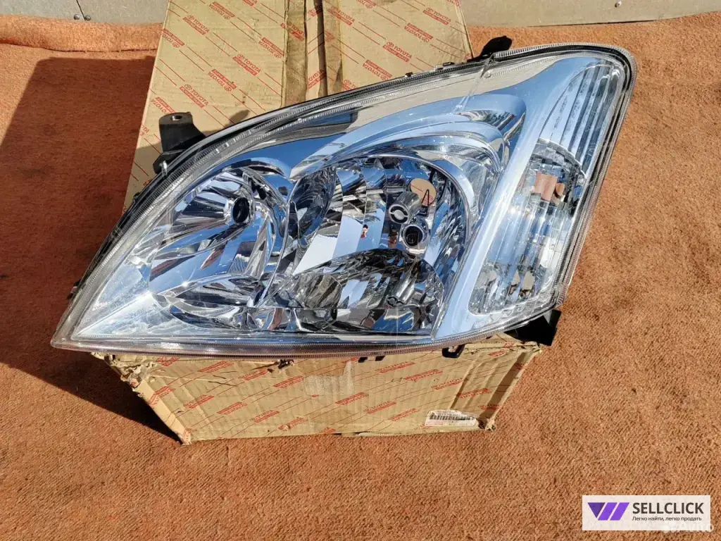 Фара передняя левая toyota corolla 120 хэтчбек