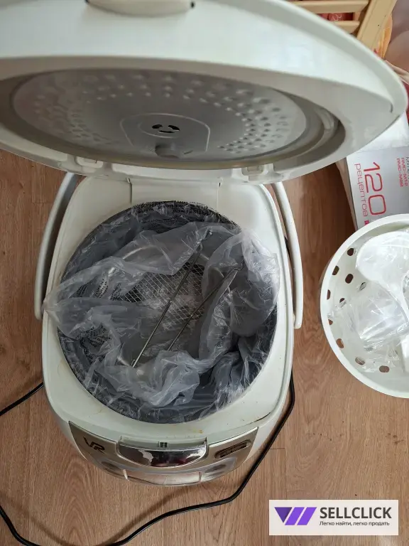 Мультиварка VR МC- 2003V (41 программа, 5 литров). Состояние новой.