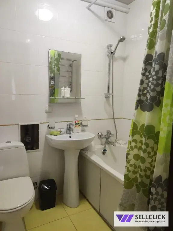 Продается двухкомнатная квартира в Приморском районе