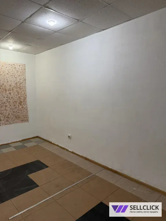 Комната 24 м², в квартире Студия, Кирпичный, 1/10 эт.