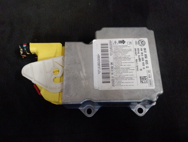Блок управления AIR BAG / подушкой безопасности на Audi A5 8T / Ауди А5 8T 2007-2011г\nОригинал.\nВ отличном состоянии. Без дефектов.\nГарантия на установку и проверку.\nКонтрактная запчасть из Японии. \nОтправим в регионы ТК.\nНа этот автомобиль есть и д
