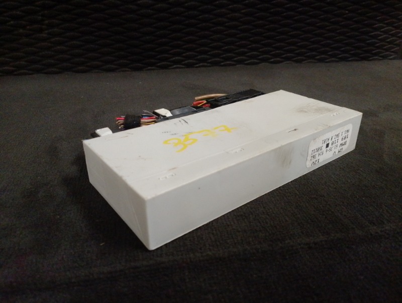 Блок комфорта КУПЕ на BMW 3 E46 / БМВ 3 E46 1998-2005г дорест.\nОригинал.\nВ отличном состоянии. Без дефектов.\nГарантия на установку и проверку.\nКонтрактная запчасть из Японии. \nОтправим в регионы ТК.\nНа этот автомобиль есть и другие запчасти.