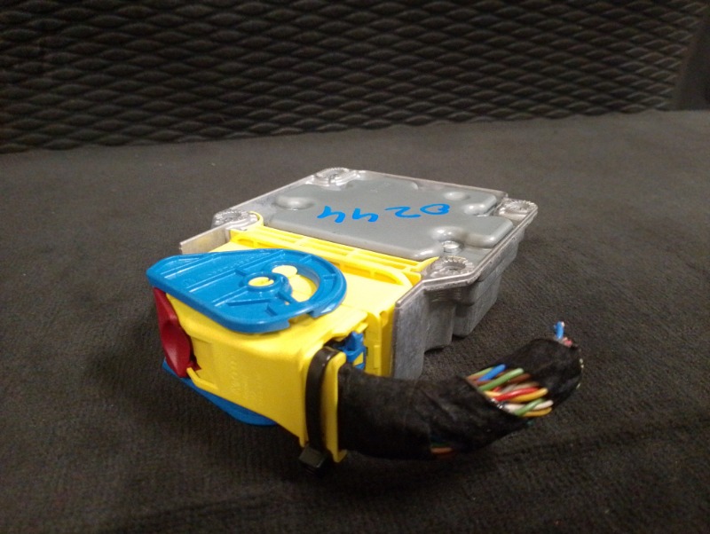 Блок управления AIR BAG подушками безопасности на Audi A6 C6 4F / Ауди А6 С6 4Ф 2006-2012г.\nОригинал.\nВ отличном состоянии. Без дефектов.\nГарантия на установку и проверку.\nКонтрактная запчасть из Японии. \nОтправим в регионы ТК.\nНа этот автомобиль ес