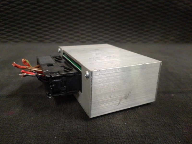Усилитель акустической системы звука магнитолы\nHARMAN-BECKER стерео HI FI / музыки HIFI / ХайФай БМВ Е60 Е61 / BMW 5 Е60 Е61 2003-2009г.\nОригинал.\nВ отличном состоянии. Рабочий. \nОтправим в регионы ТК.\nНа этот автомобиль есть и другие запчасти.\nПрим