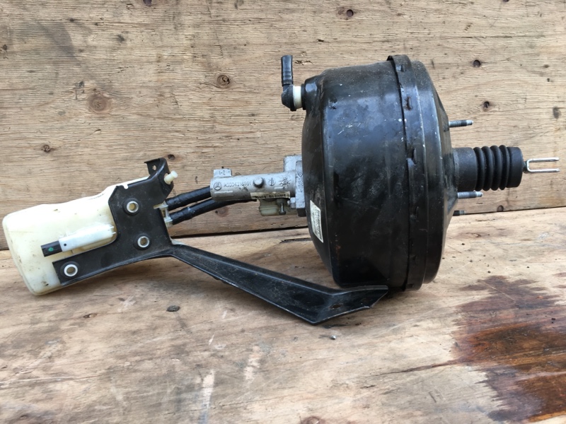 Усилитель тормозов вакуумный, главный тормозной цилиндр и бачок гтц в сборе Mercedes Viano W639 V350 Vito W636 / Мерседес Виано В639 639 636 350 2003-2014г.\nОригинал.\nВ отличном состоянии. Целый. Без дефектов.\nС двигателя M272 3.5 272.978 272978 V6 бен