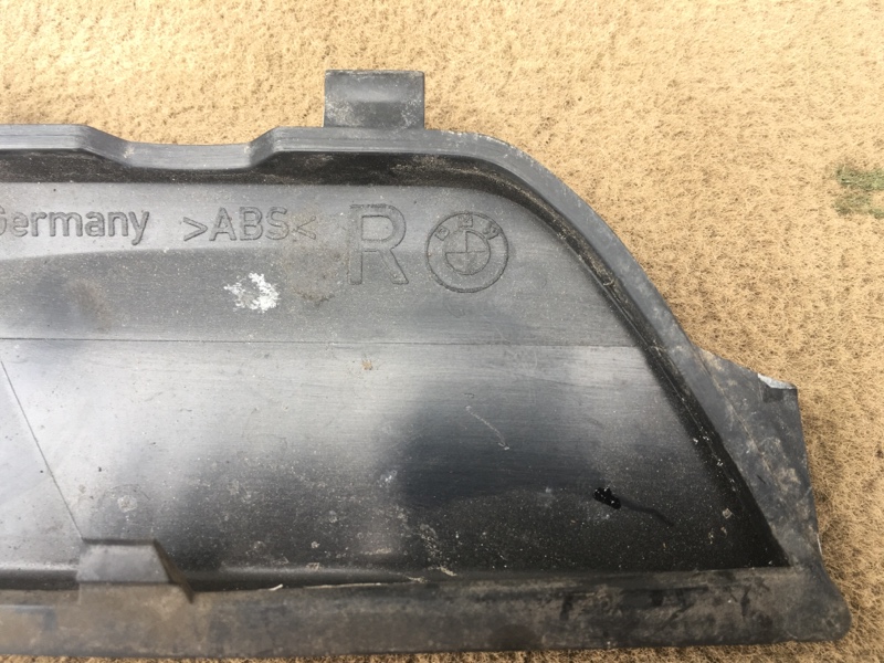 Накладки порогов внутренние передние, задние комплект BMW 1 E87 E81 / БМВ Е87 Е81 2004-2011г.\nОригинал.\nХетчбек 5 дверей.\nВ отличном состоянии. Без дефектов. Крепления целые. Цена указана за 4шт.\nКонтрактные запчасти из Японии. Отправим в регионы ТК.