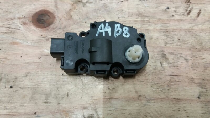 Моторчик заслонки отопителя на Audi A4 B8 / Ауди А4 Б8 2007-2015г. Оригинал. В отличном состоянии. Без дефектов. Контрактная запчасть из Японии. Отправим в регионы ТК.