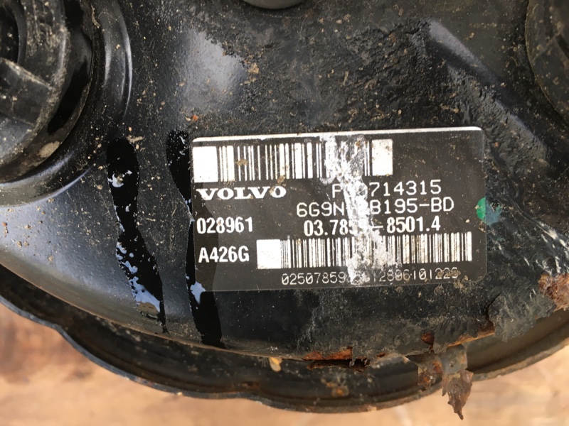 Усилитель тормозов вакуумный с датчиками на Volvo S80 II / Вольво С80 2 поколение 2006-2016г.\nОригинал.\nВ отличном состоянии. Целый. Без дефектов.\nДля автомобилей с системой предупреждения о столкновении.\nВ сборе усилитель тормозов, главный тормозной 