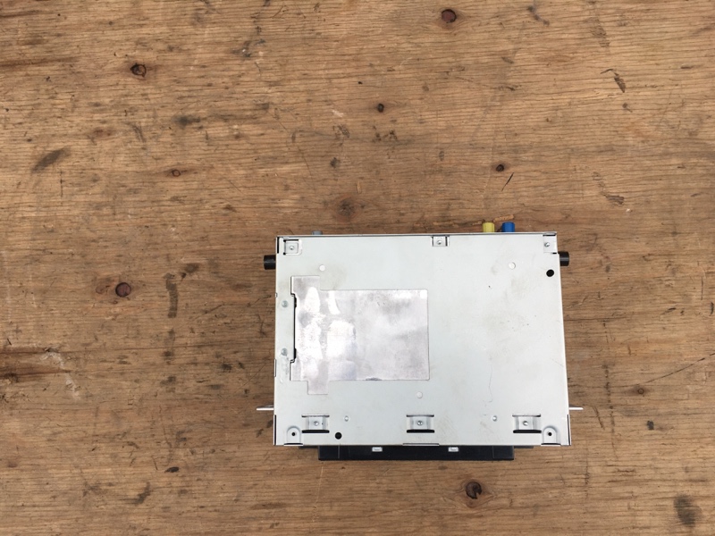 Магнтилола навигация чейнджер CD DVD на Volvo S60 II / Вольво 60 С60 2 поколение 2010-2018г.\nОригинал.\nВ отличном состоянии. Рабочая.\nКонтрактная запчасть из Японии. Гарантия на проверку. Отправим в регионы ТК.
