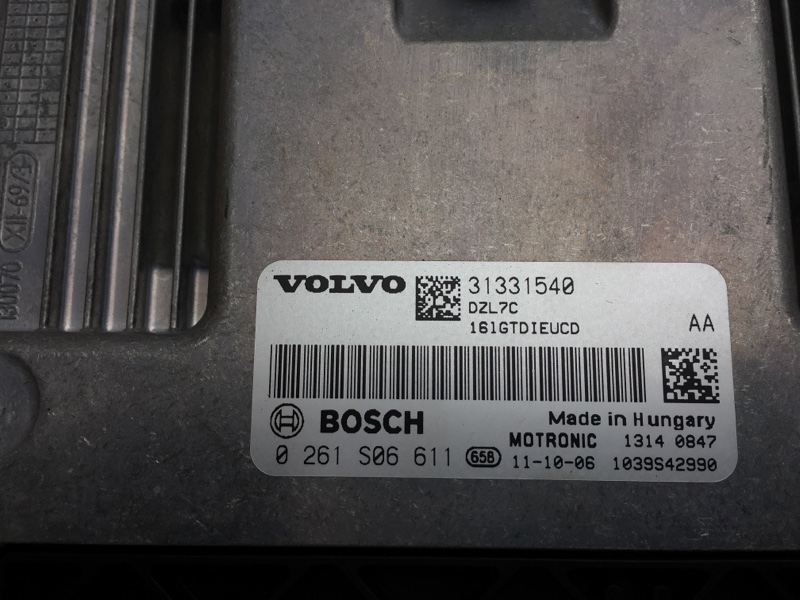 Блок управления двигателем эбу двс B4164T 1.6 АКПП на Volvo S60 II / Вольво 60 С60 2 поколение 2010-2018г.\nОригинал.\nВ отличном состоянии. Рабочий.\nС двигателя B4164T 1.6 литра бензин турбо АКПП.\nКонтрактная запчасть из Японии. Гарантия на проверку. О