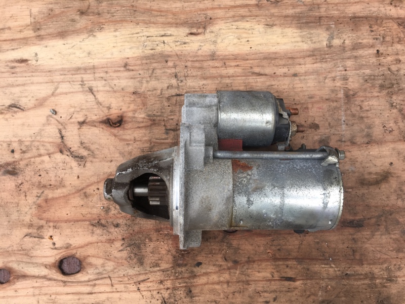 Стартер FoMoCo B4164T 1.6 Turbo 12W на Volvo S60 II / Вольво 60 С60 2 поколение 2010-2018г.\nОригинал.\nВ отличном состоянии. Рабочий.\nС двигателя B4164T 1.6 литра бензин турбо АКПП.\nКонтрактная запчасть из Японии. Отправим в регионы ТК.\nПрименимость:\