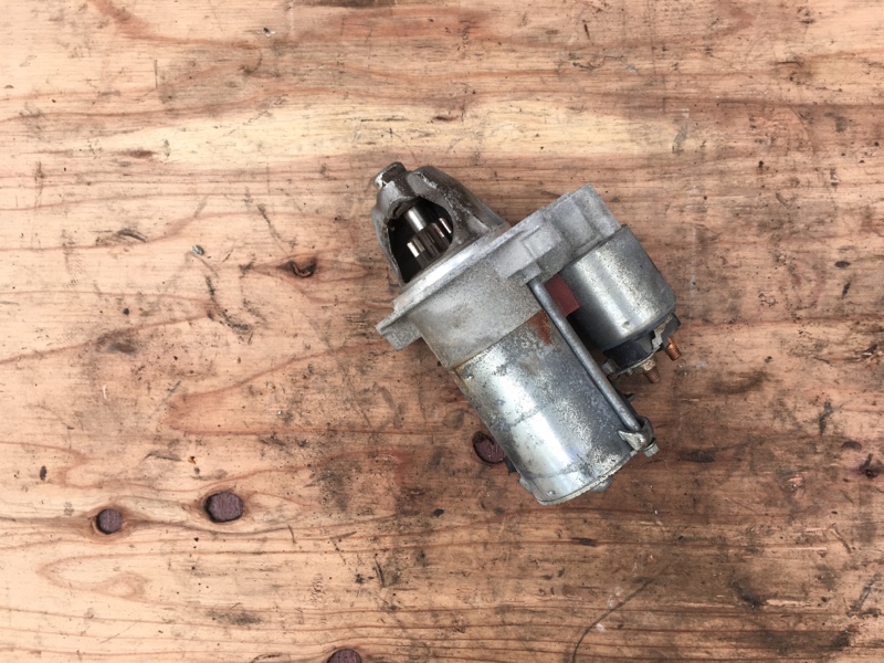 Стартер FoMoCo B4164T 1.6 Turbo 12W на Volvo S60 II / Вольво 60 С60 2 поколение 2010-2018г.\nОригинал.\nВ отличном состоянии. Рабочий.\nС двигателя B4164T 1.6 литра бензин турбо АКПП.\nКонтрактная запчасть из Японии. Отправим в регионы ТК.\nПрименимость:\