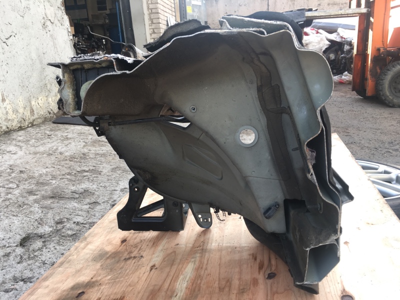 Лонжерон передний правый на Audi A6 C6 4F / Ауди А6 С6 2006-2012г.\nОригинал.\nВ отличном состоянии. Без коррозии.\nКонтрактная запчасть из Японии. Отправим в регионы ТК.
