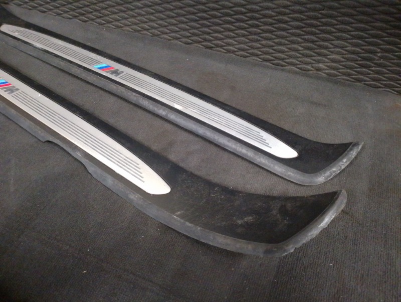 Накладка порога комплект 4 шт БМВ Е60 Е61 / BMW 5 Е60 Е61 2003-2009г. Оригинал.