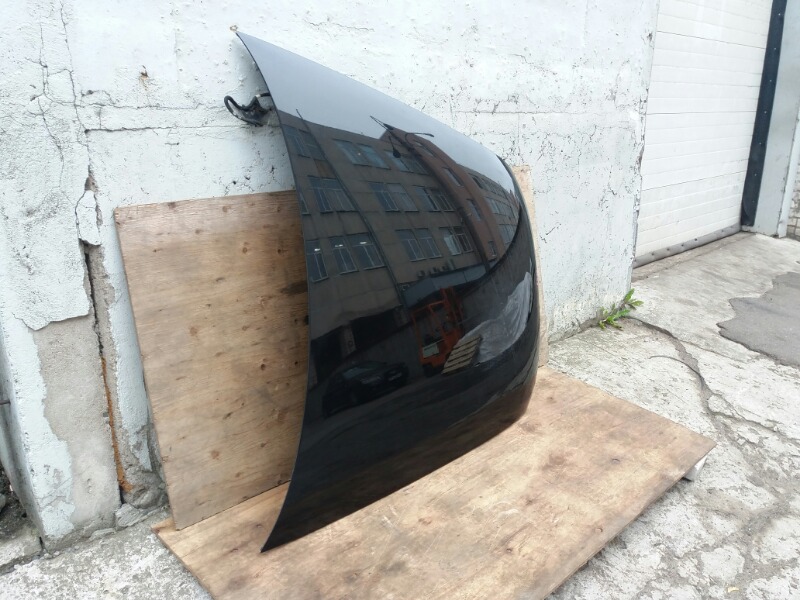 Капот черный на Audi A6 C6 4F / Ауди А6 С6 2006-2012г.\nОригинал.\nВ отличном состоянии. Без дефектов.\nЗаводская краска. Без жучков и коррозии.\nВ сборе с шумоизоляцией / теплоизоляцией капота.\nКонтрактная запчасть из Японии. Отправим в регионы ТК.\nПри