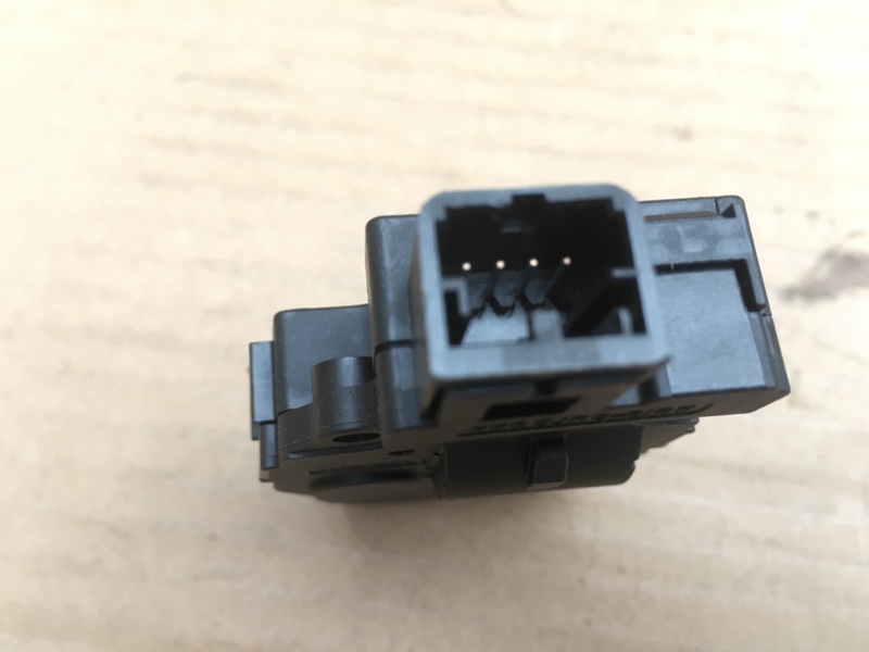 Моторчик заслонки отопителя печки на BMW 1 E87 E81 / БМВ 1 Е87 Е81 2004-2011г. Оригинал.
