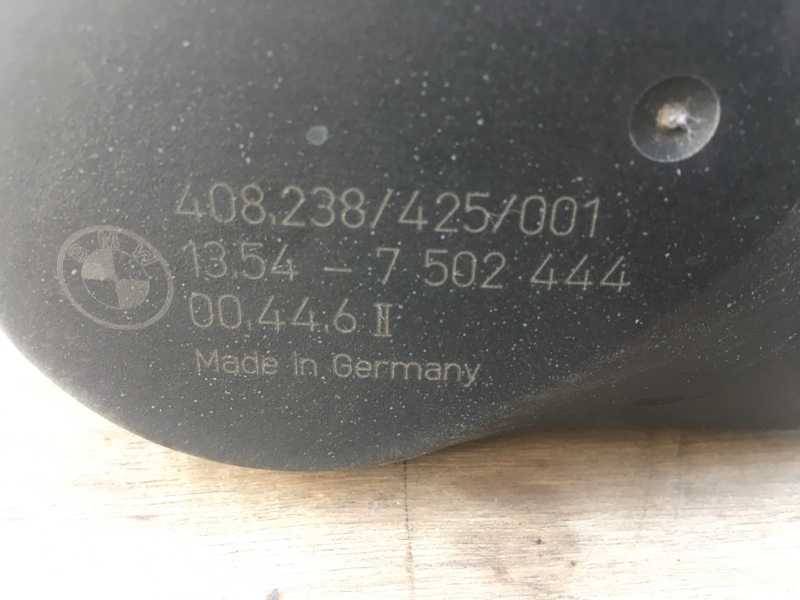 Заслонка дроссельная электрическая, дросель, дроссель M54 2.5 на БМВ Е39 / BMW 5 E39 1995-2003г.\nОригинал.\nС двигателя M54 2.5 бензин.\nВ отличном состоянии. Рабочая. Без дефектов.\nКонтрактная запчасть с аукциона Японии. Гарантия на установку и проверк