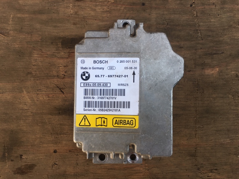 Блок управления AIR BAG / подушкой безопасности на BMW 1 116i E87 E81 / БМВ 116 Е87 Е81 2004-2011г.\nОригинал.\nВ отличном состоянии. Рабочий.\nСнят с автомобиля без ДТП (без краш дата).\nКонтрактная запчасть из Японии. Отправим в регионы ТК.\nПрименимост