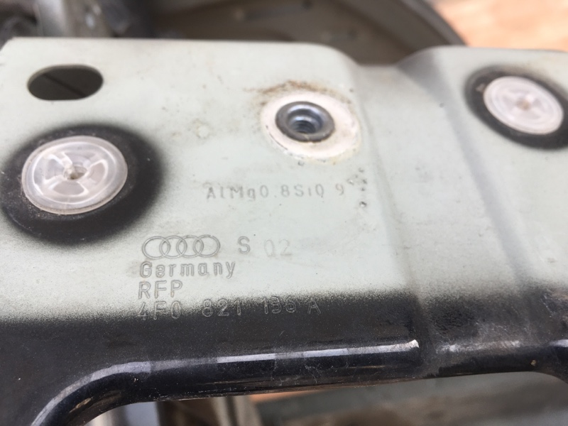 Лонжерон передний правый на Audi A6 C6 4F / Ауди А6 С6 2006-2012г.\nОригинал.\nВ отличном состоянии. Без коррозии.\nКонтрактная запчасть из Японии. Отправим в регионы ТК.