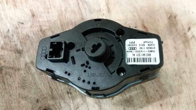 Переключатель света фар на Audi A4 B8 / Ауди А4 Б8 2007-2015г.\nОригинал. В отличном состоянии. Без дефектов. Контрактная запчасть из Японии.\nОтправим в регионы ТК.\nПрименимость:\nAudi A4 [B8] 2007-2015\nAudi A4 [B8] Allroad 2010-2015\nAudi A5/S5 [8F] C
