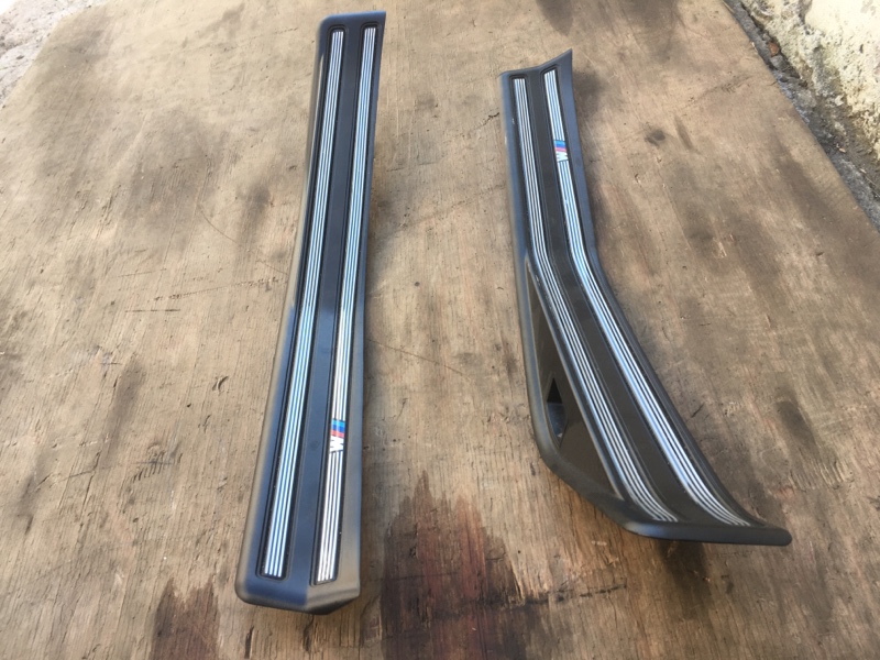 Накладки порога внутренние левая, правая M-Technik / М-Пакет BMW 1 E87 E81 / БМВ Е87 Е81 2004-2011г.\nОригинал.\nВ отличном состоянии. Без дефектов. Цена за 2шт.\nФотографии соответствуют товару, запчасть в наличии.\nКонтрактная запчасть из Японии. Отправ